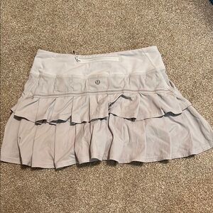 lululemon athletica pace setter Women's Gray Skirt size 2